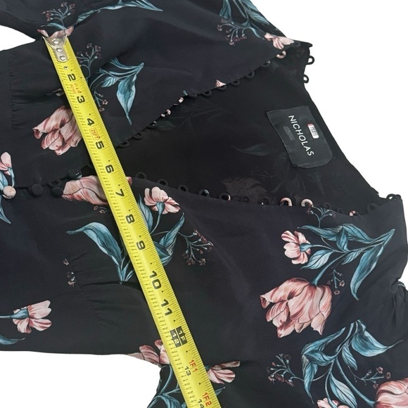 Nicholas Black and Floral Printed V-Neck A-Line Summer Belted Dress Size XXS - Picture 6 of 7